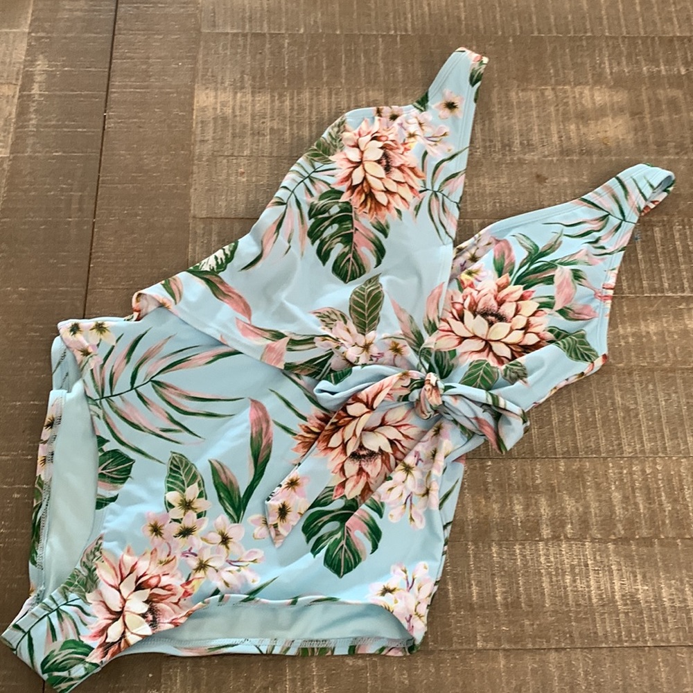 Medium Palisades Blue Wrap Floral Swimsuit